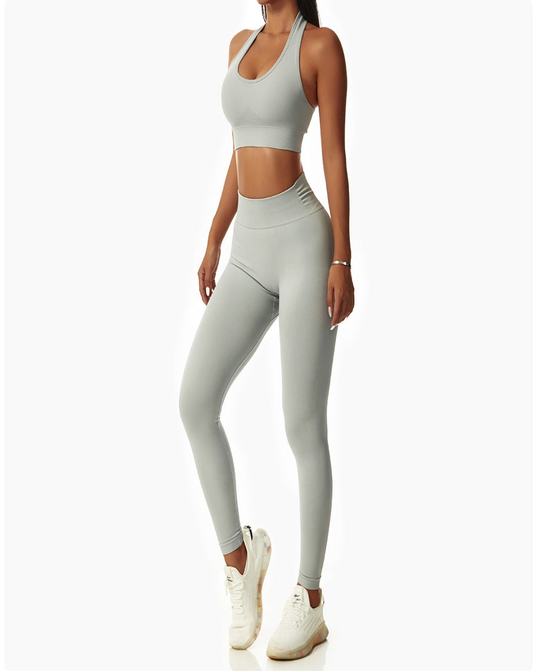HALTER SPORTS BRA