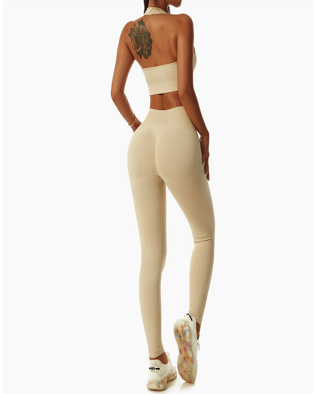 HALTER SPORTS BRA